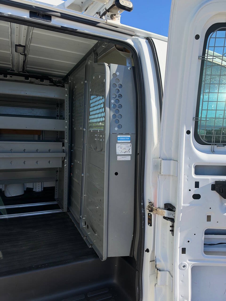 Used 2015 Chevrolet Express 2500 RWD image 55