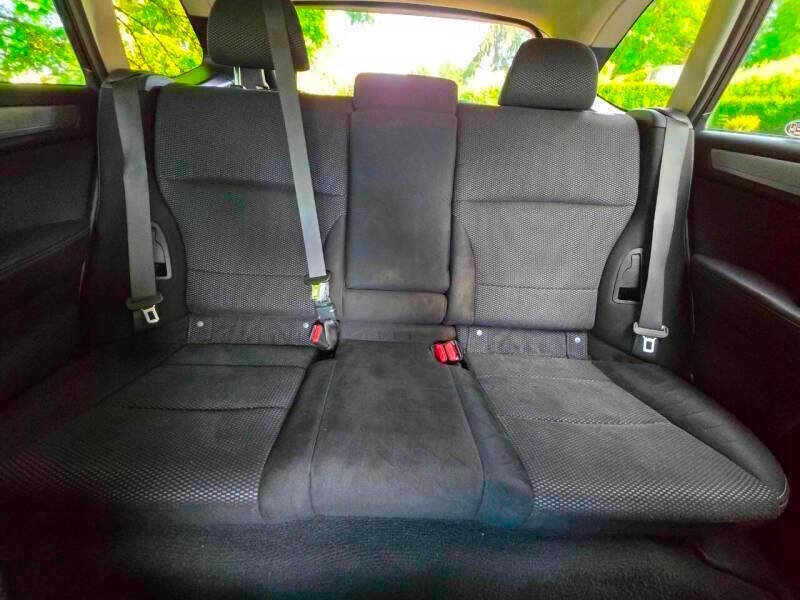 Used 2018 Subaru Outback 2.5i Premium image 17