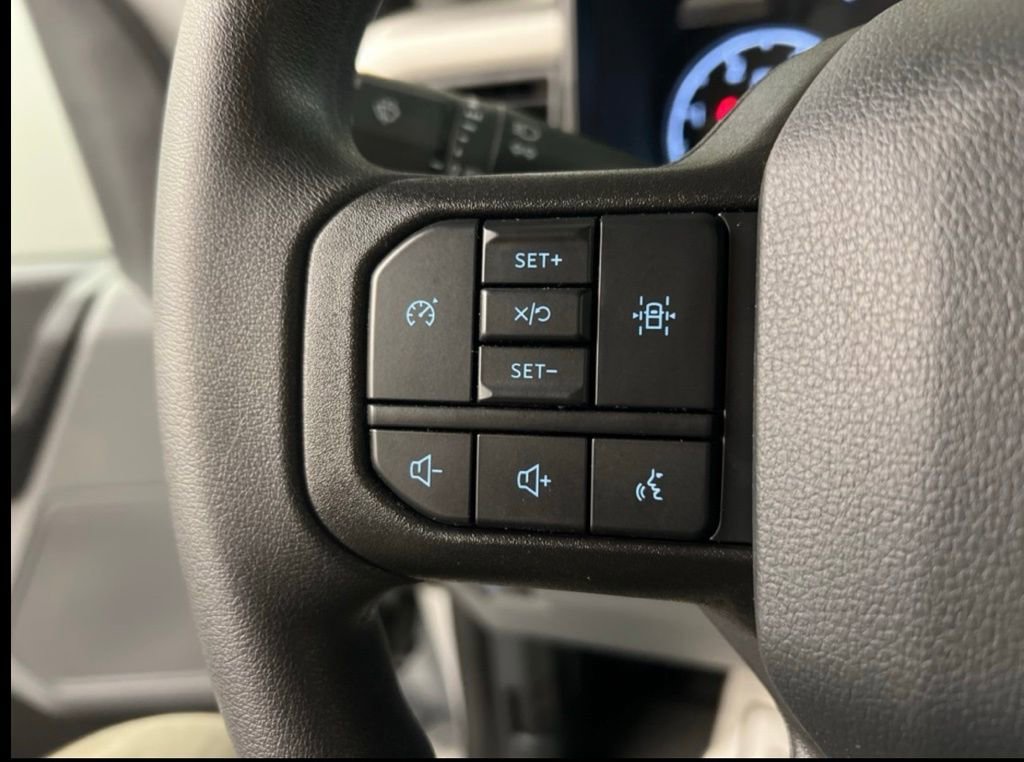 New 2025 Ford F550 4x4 Regular Cab Super Duty image 17