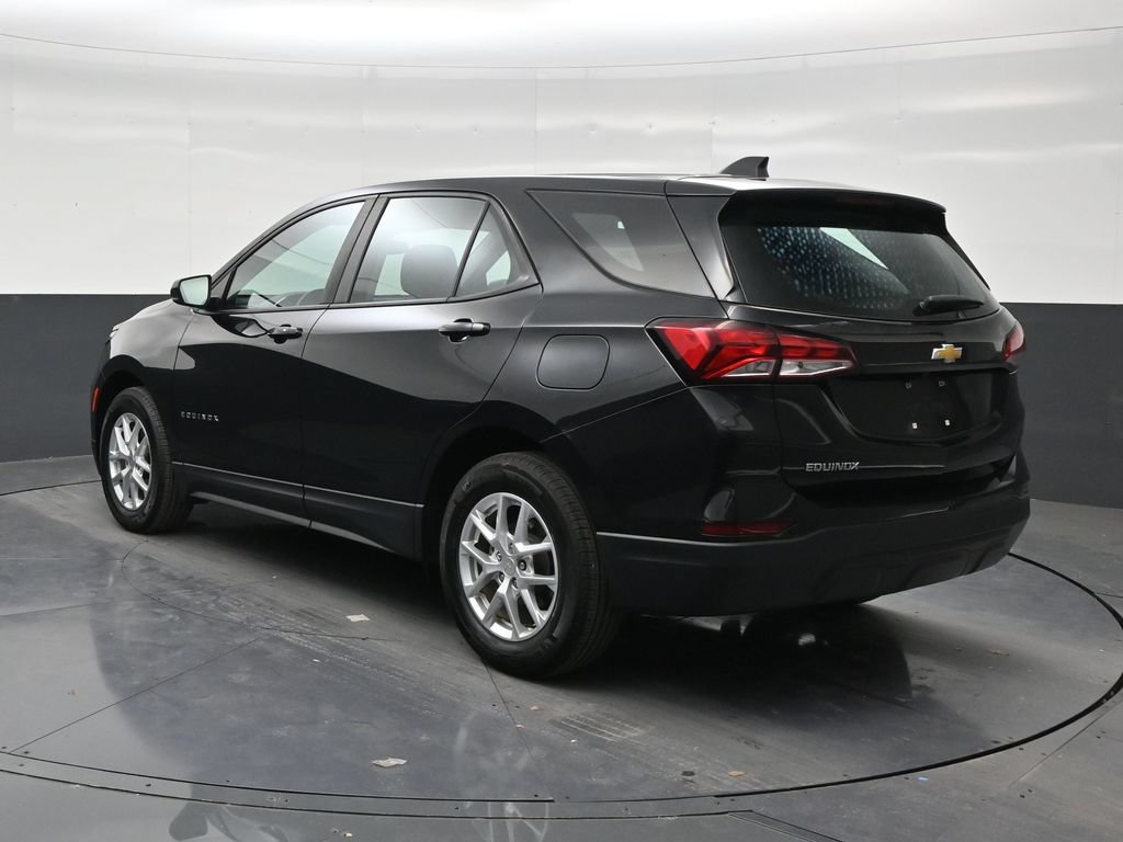 Used 2024 Chevrolet Equinox LS FWD image 3