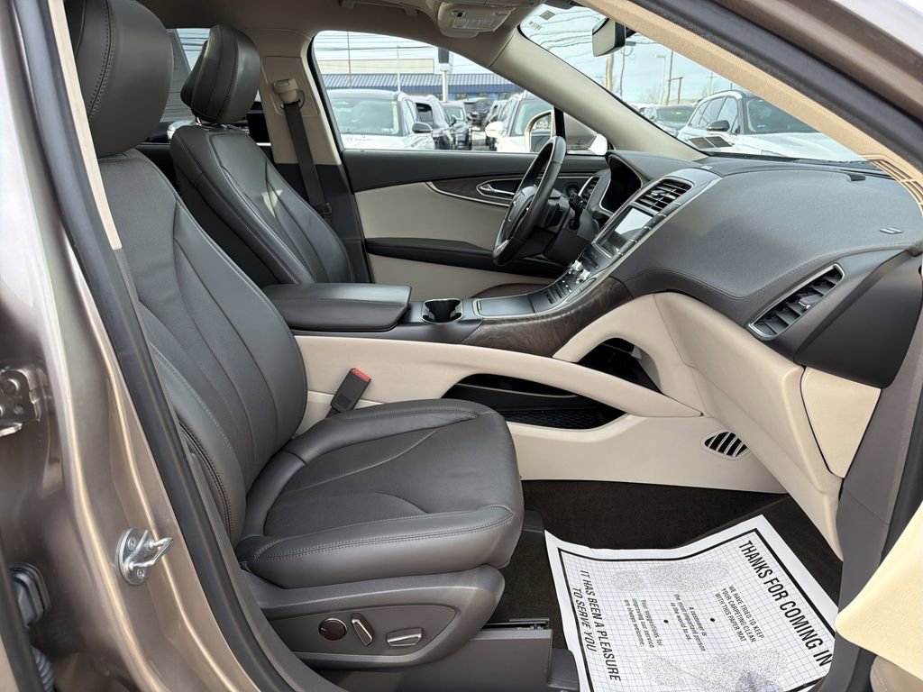 Used 2020 Lincoln Nautilus Reserve image 13