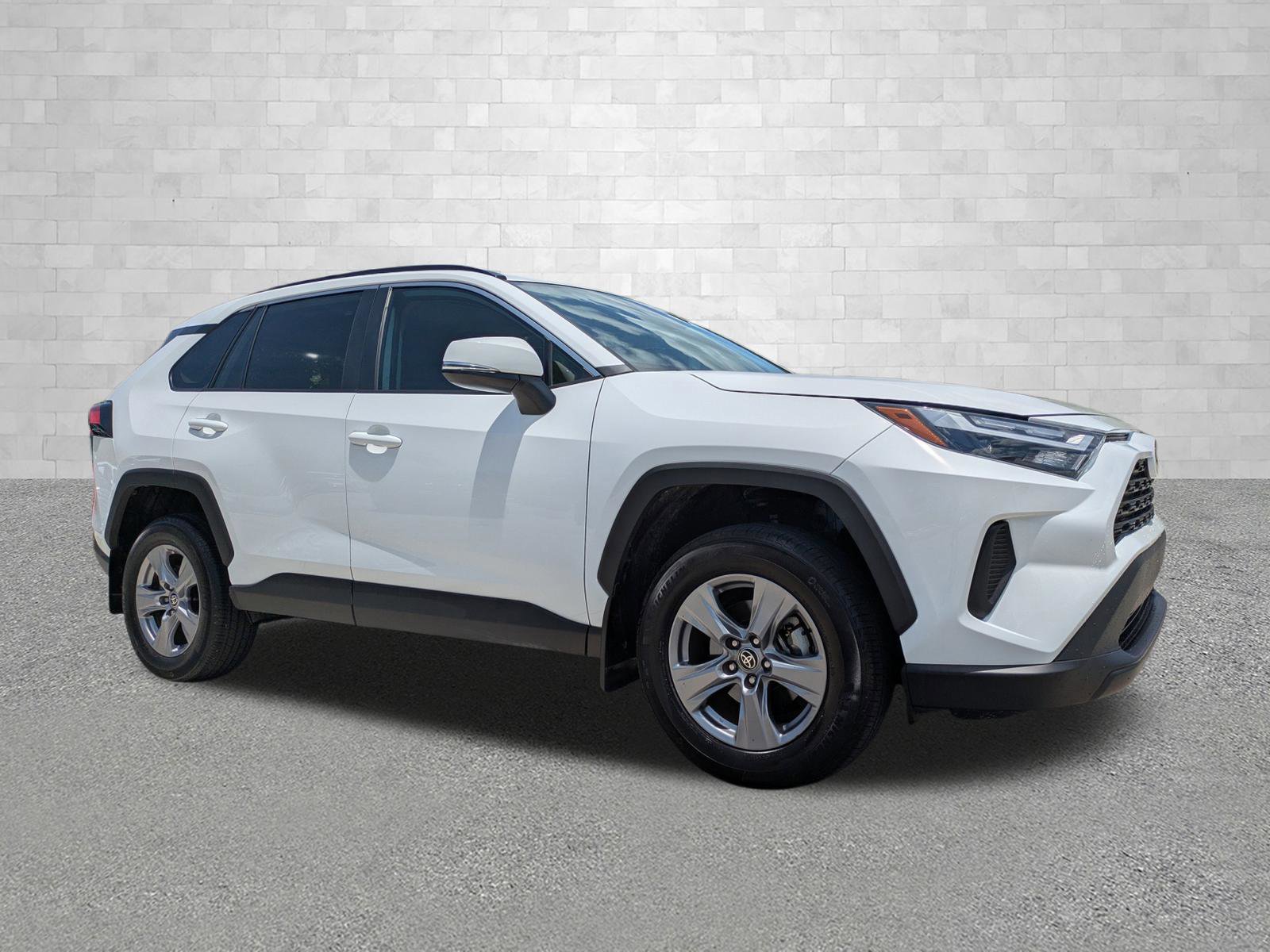 Used 2025 Toyota RAV4 XLE w/ Convenience Package FWD image 1
