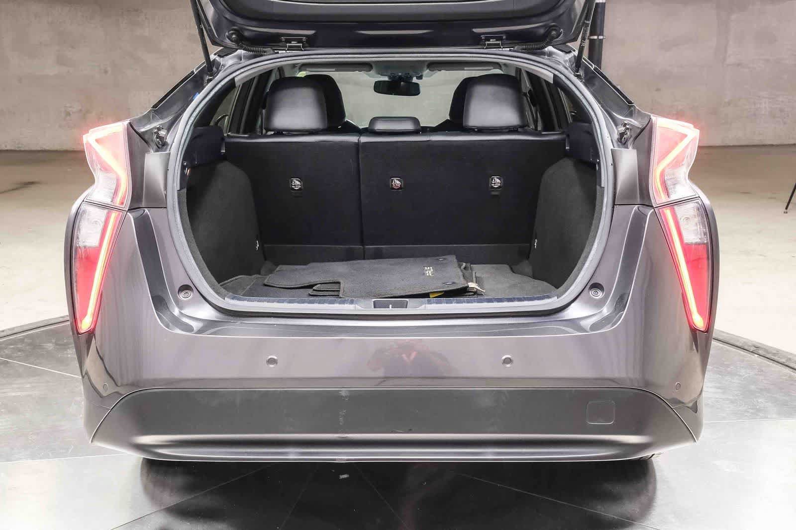 Used 2017 Toyota Prius Four w/ Advanced Technology Package FWD image 28