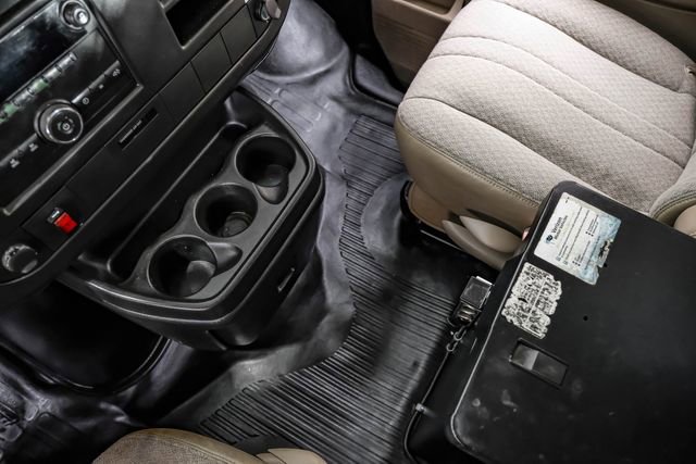 Used 2009 Chevrolet Express 1500 image 32