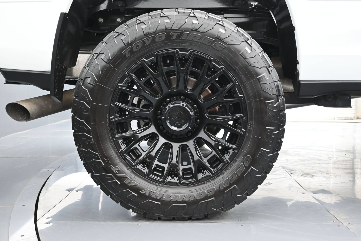 Used 2025 RAM 2500 Laramie w/ Night Edition AWD/4WD image 18