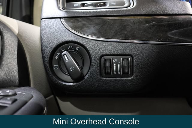 Used 2012 Chrysler Town & Country Limited w/ Luxury Group FWD image 19