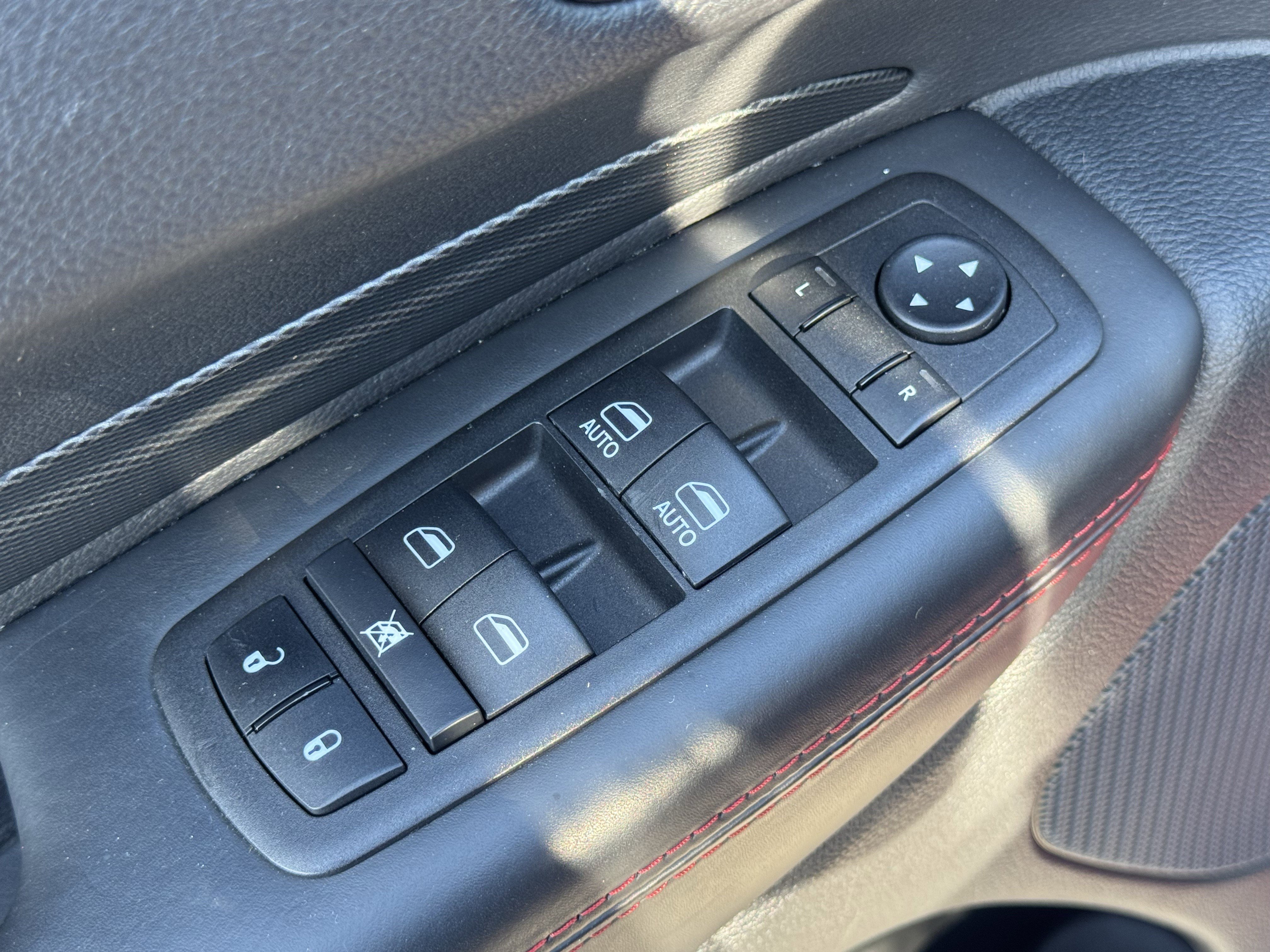 Used 2023 Dodge Durango GT image 25