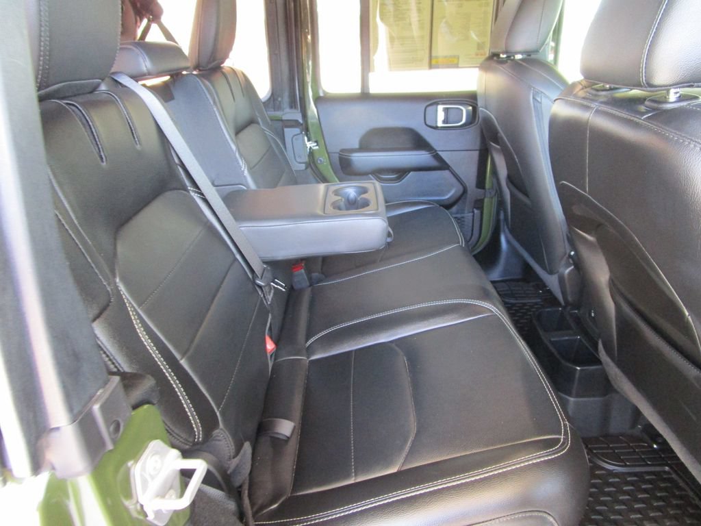 Used 2022 Jeep Wrangler Unlimited Sahara AWD/4WD image 20