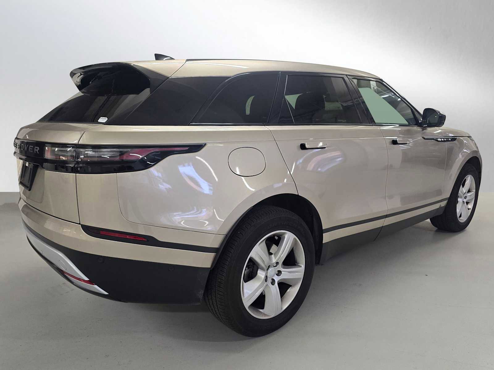 Used 2026 Land Rover Range Rover Velar S AWD/4WD image 5
