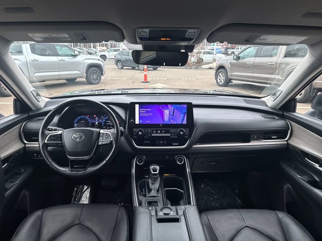 Used 2024 Toyota Grand Highlander Limited image 13