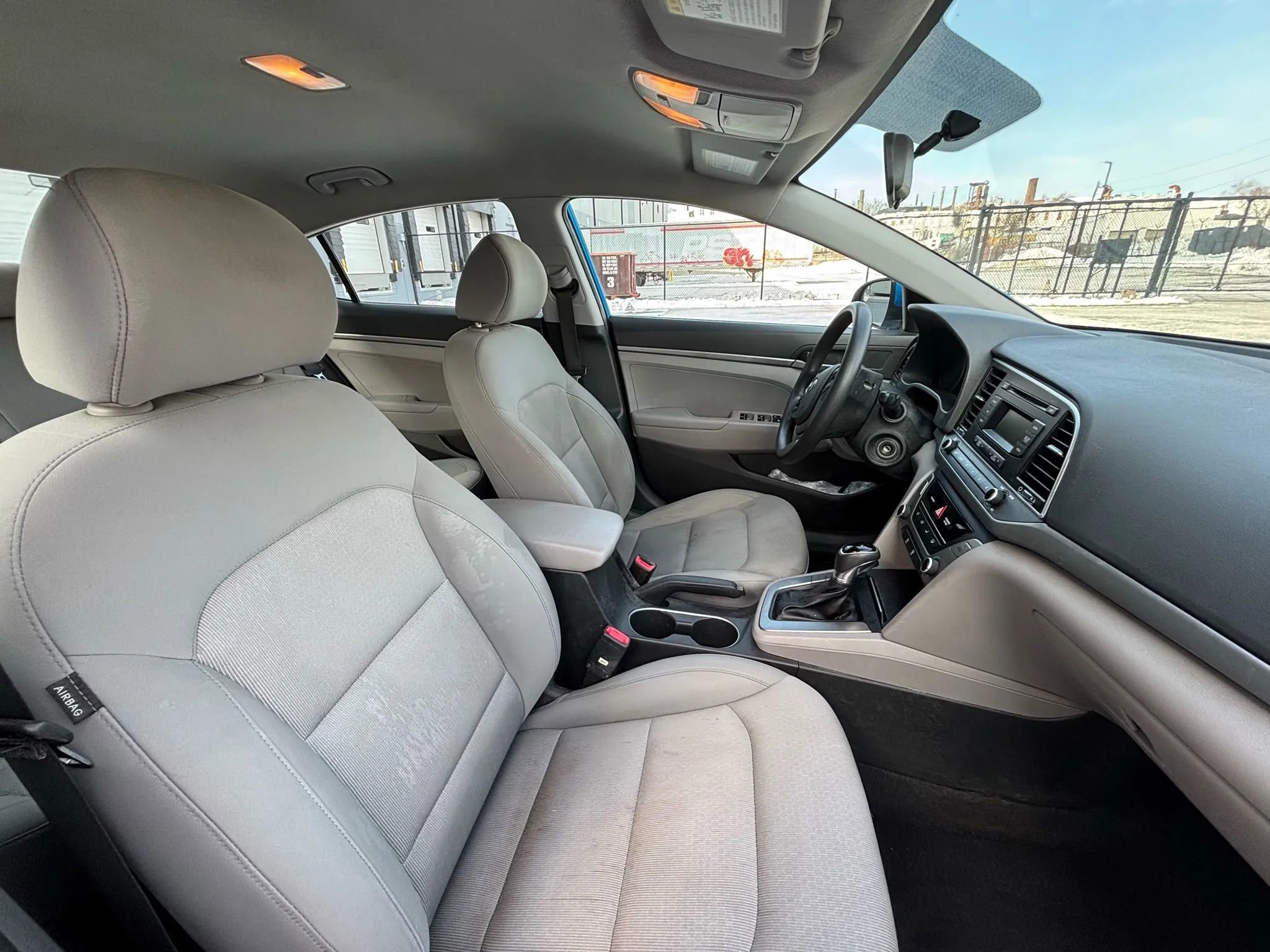 Used 2017 Hyundai Elantra SE image 16