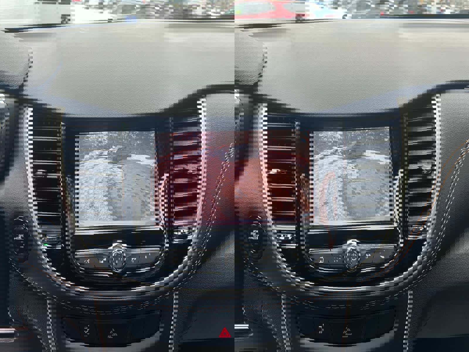 Certified 2022 Chevrolet Trax LT w/ LT Convenience Package image 27