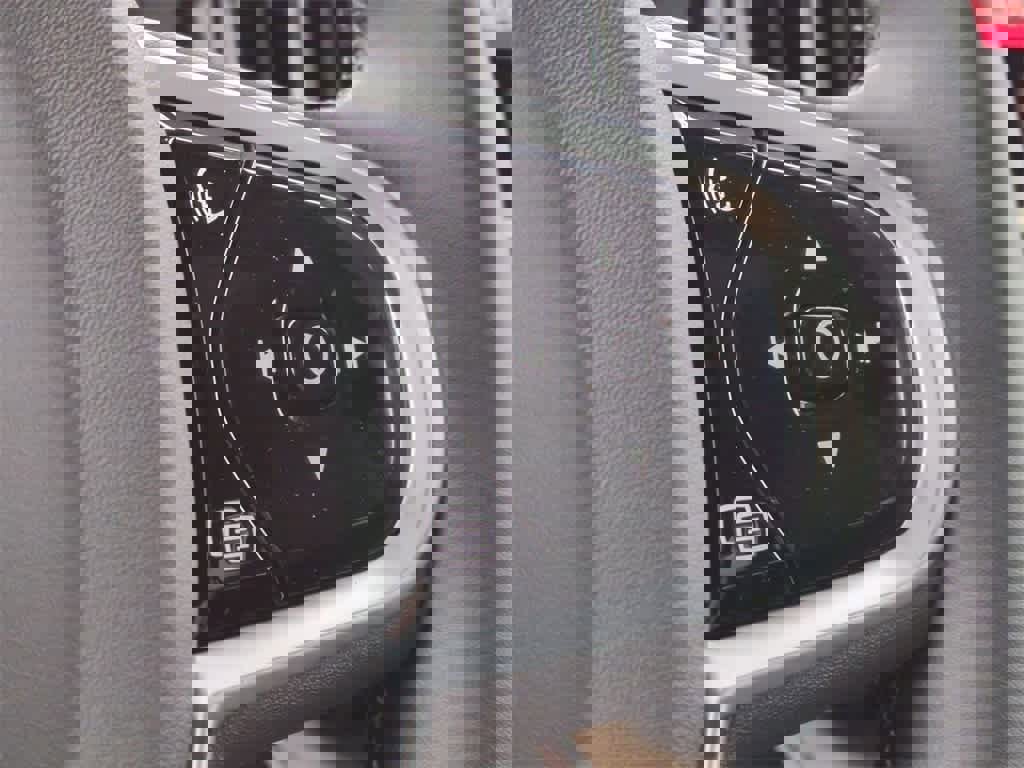 Certified 2026 Volvo XC60 B5 Plus w/ Protection Package Premier image 25