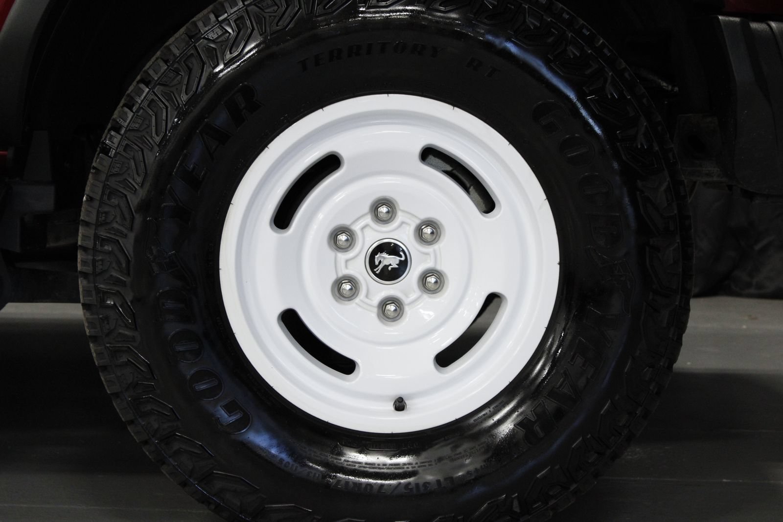 Used 2025 Ford Bronco Heritage Edition AWD/4WD image 9
