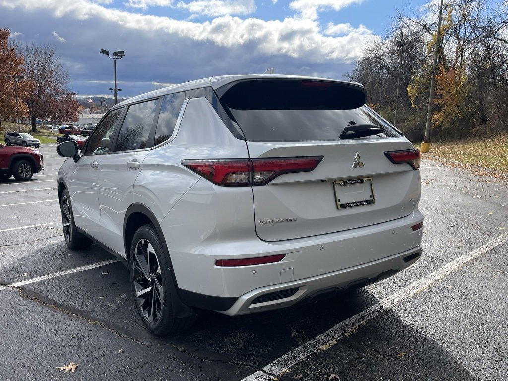 Used 2024 Mitsubishi Outlander SE image 5
