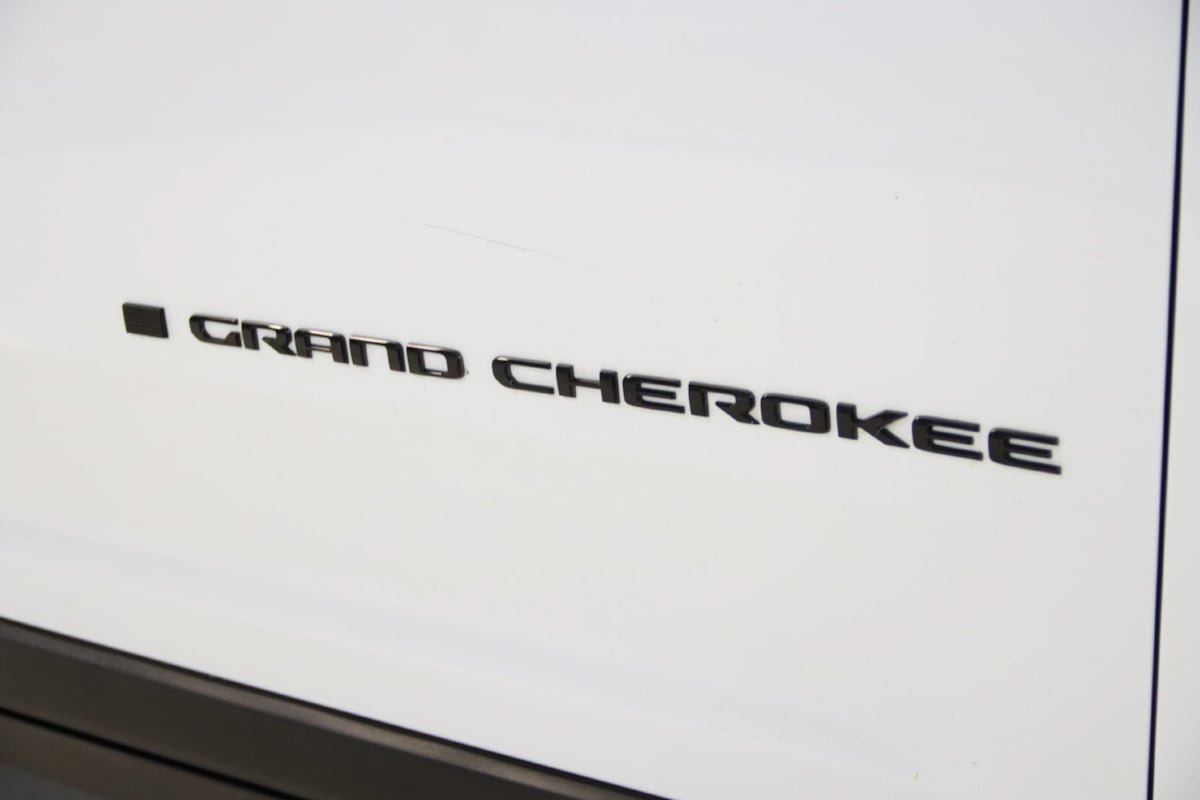 Used 2023 Jeep Grand Cherokee L Laredo AWD/4WD image 72