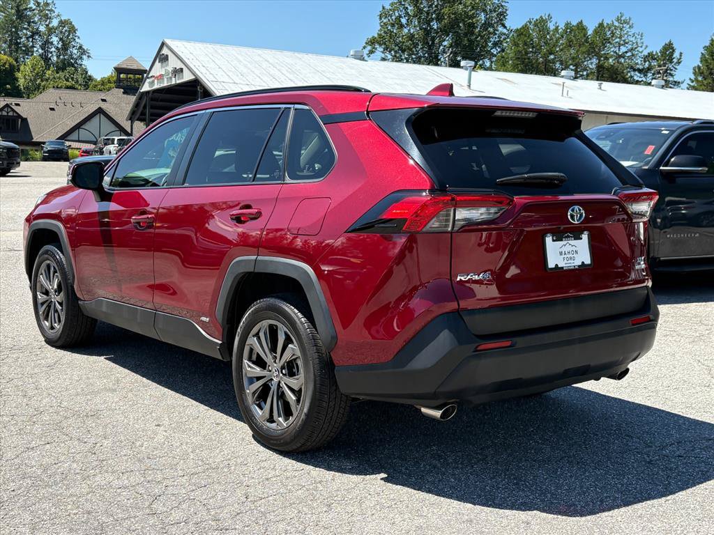Used 2023 Toyota RAV4 XLE Premium AWD/4WD image 7