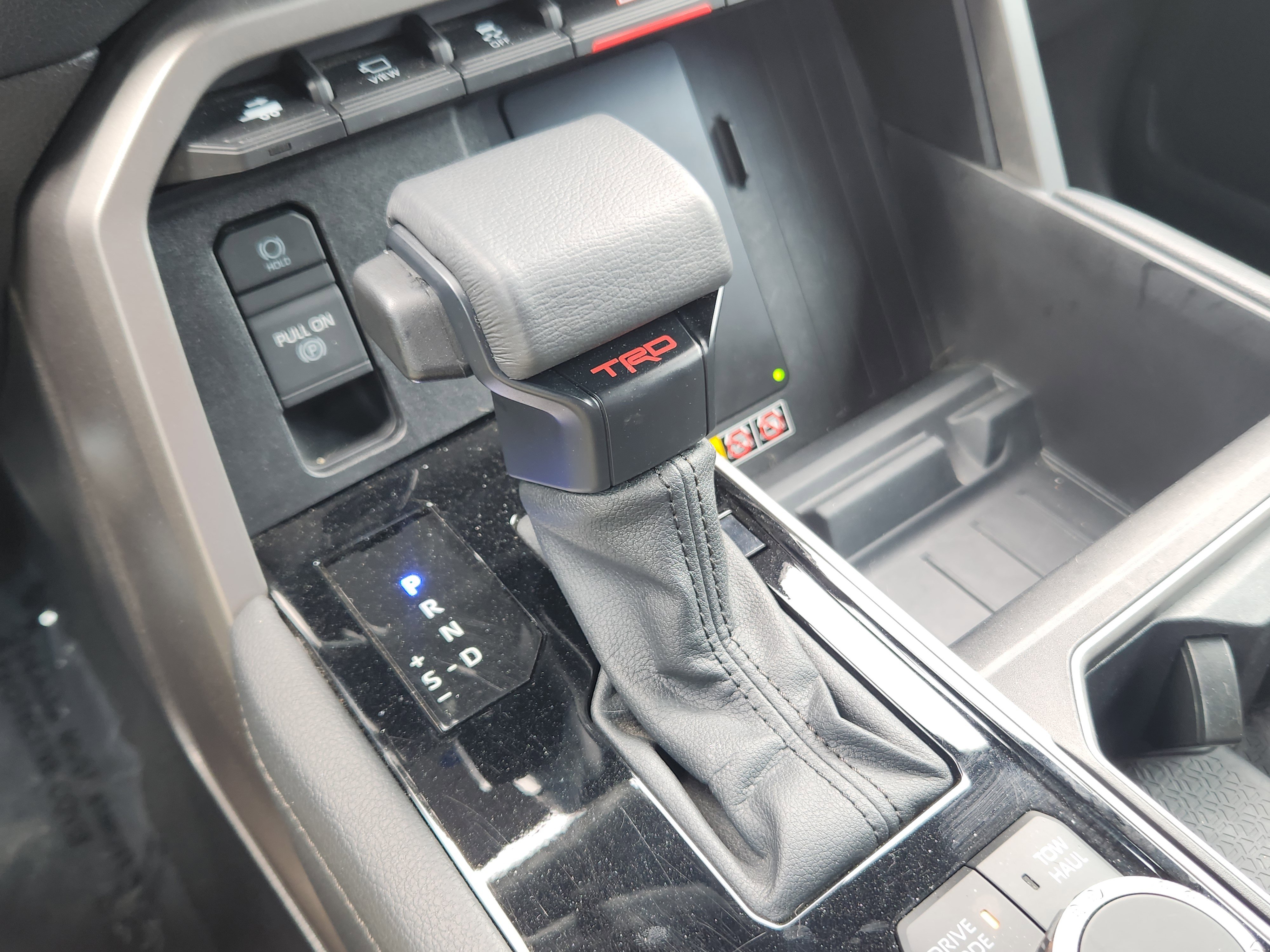 Used 2025 Toyota Tundra Limited AWD/4WD image 10