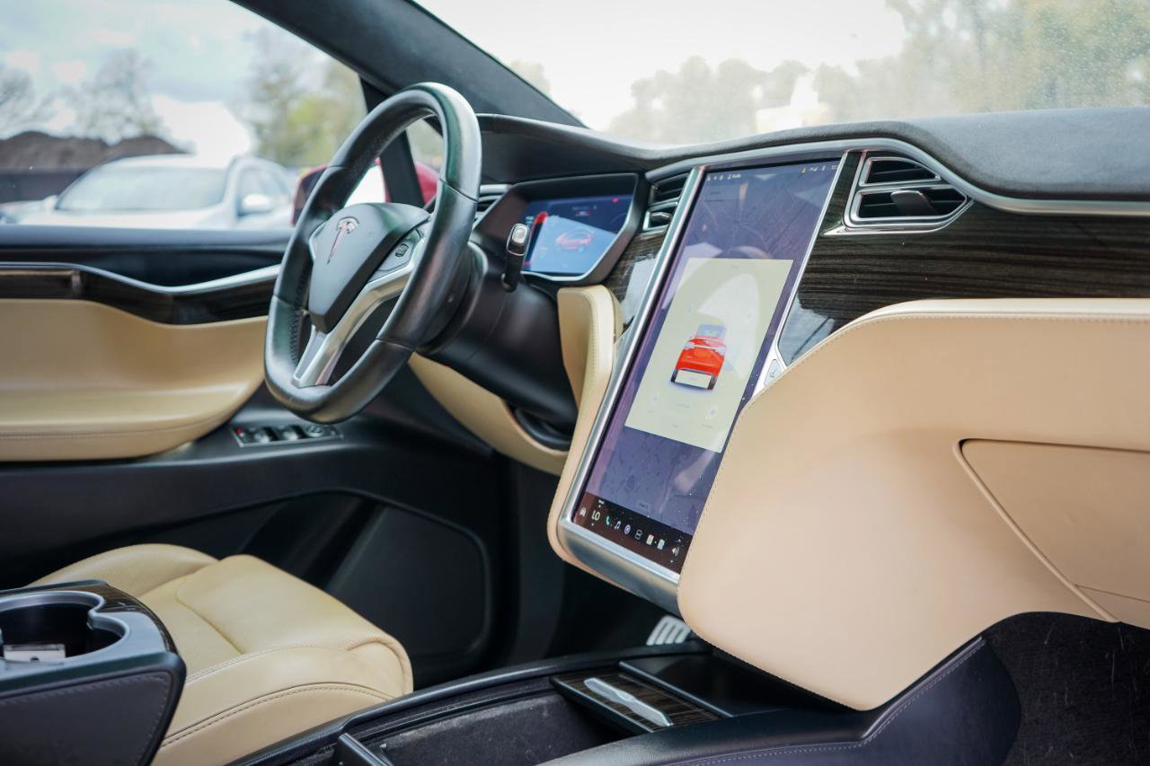 Used 2016 Tesla Model X P90D image 12