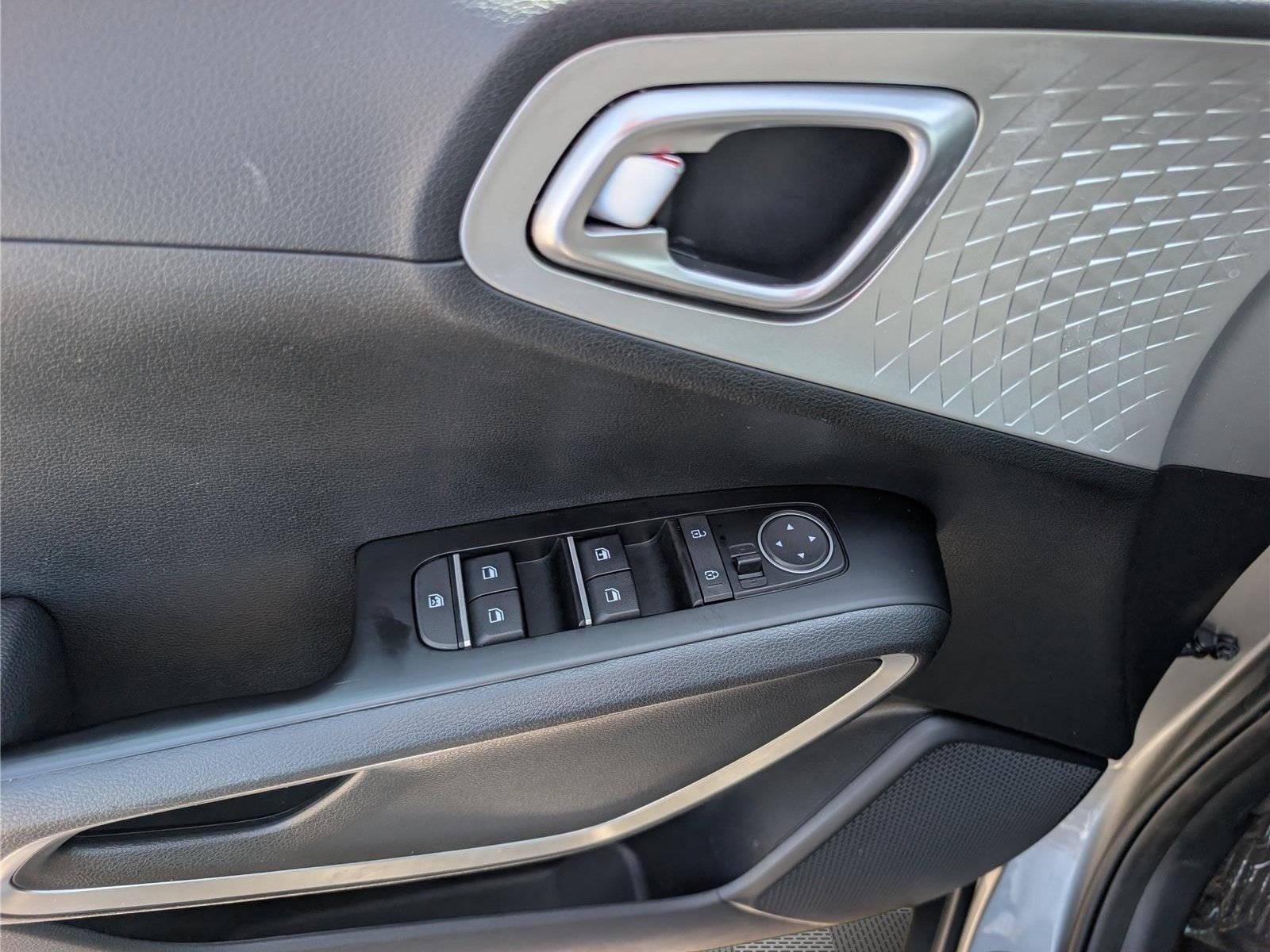 Used 2024 Kia Soul S FWD image 18