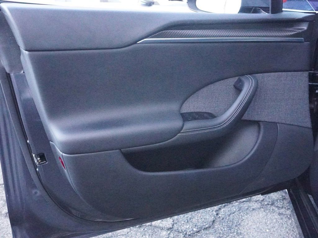 Used 2021 Tesla Model S Plaid image 23