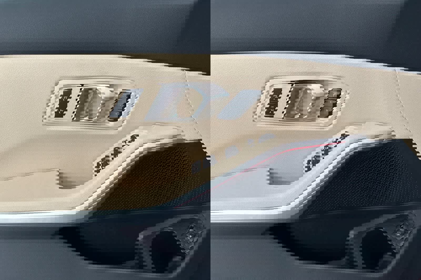 Used 2025 BMW 330i xDrive Sedan w/ M Sport Package image 12