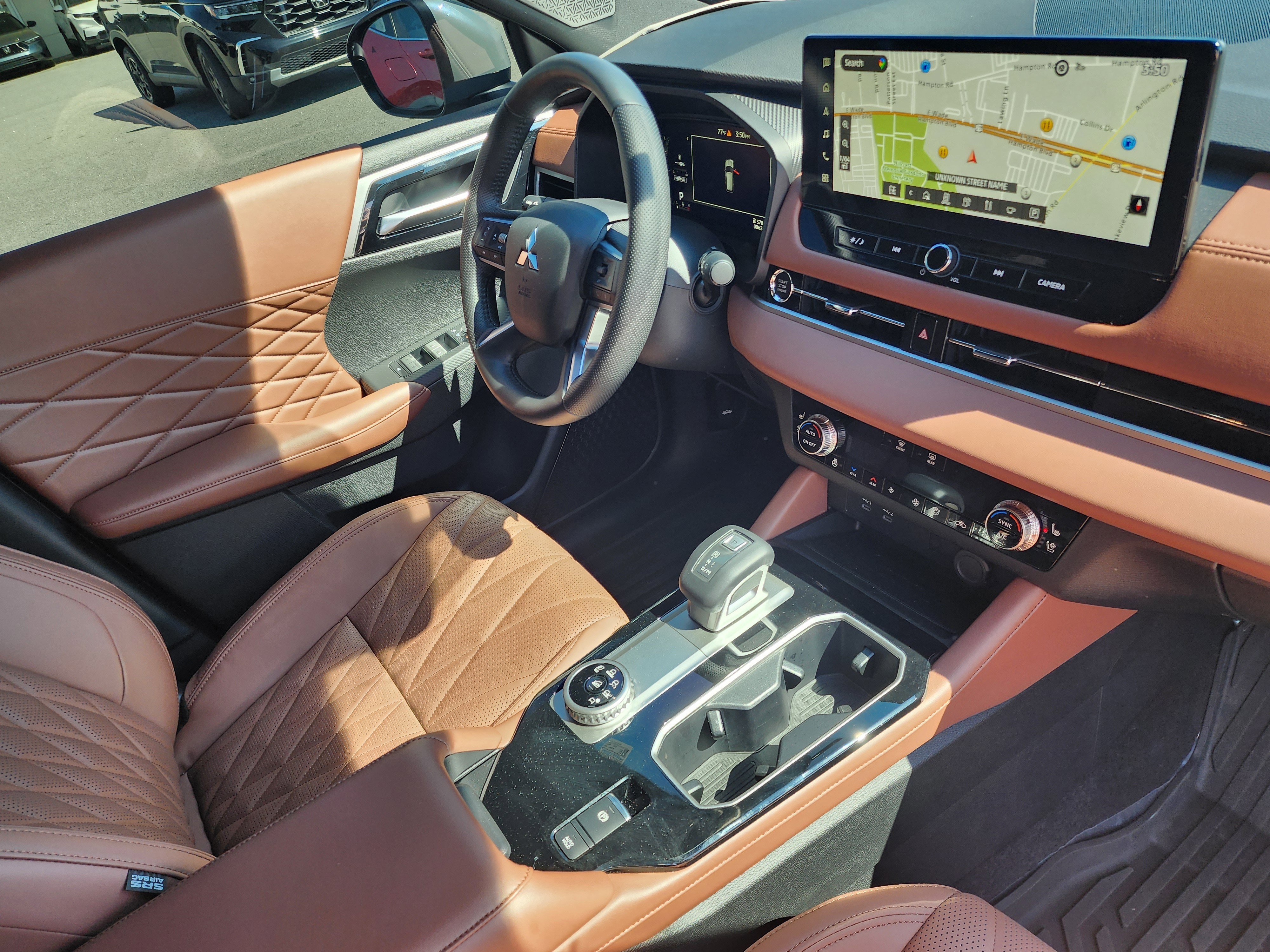 Used 2025 Mitsubishi Outlander SEL image 14