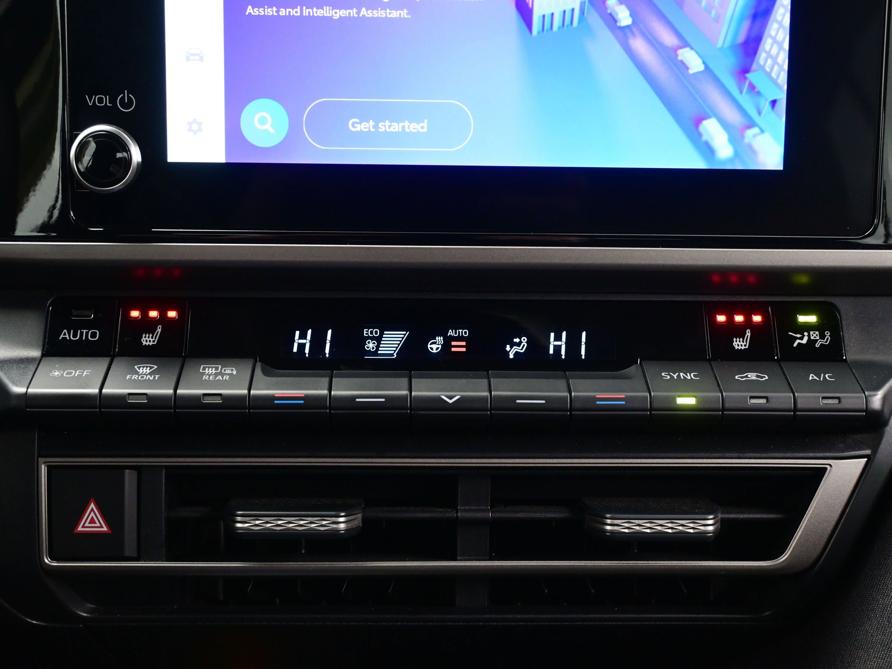 Used 2025 Toyota Camry LE w/ Convenience Package image 20