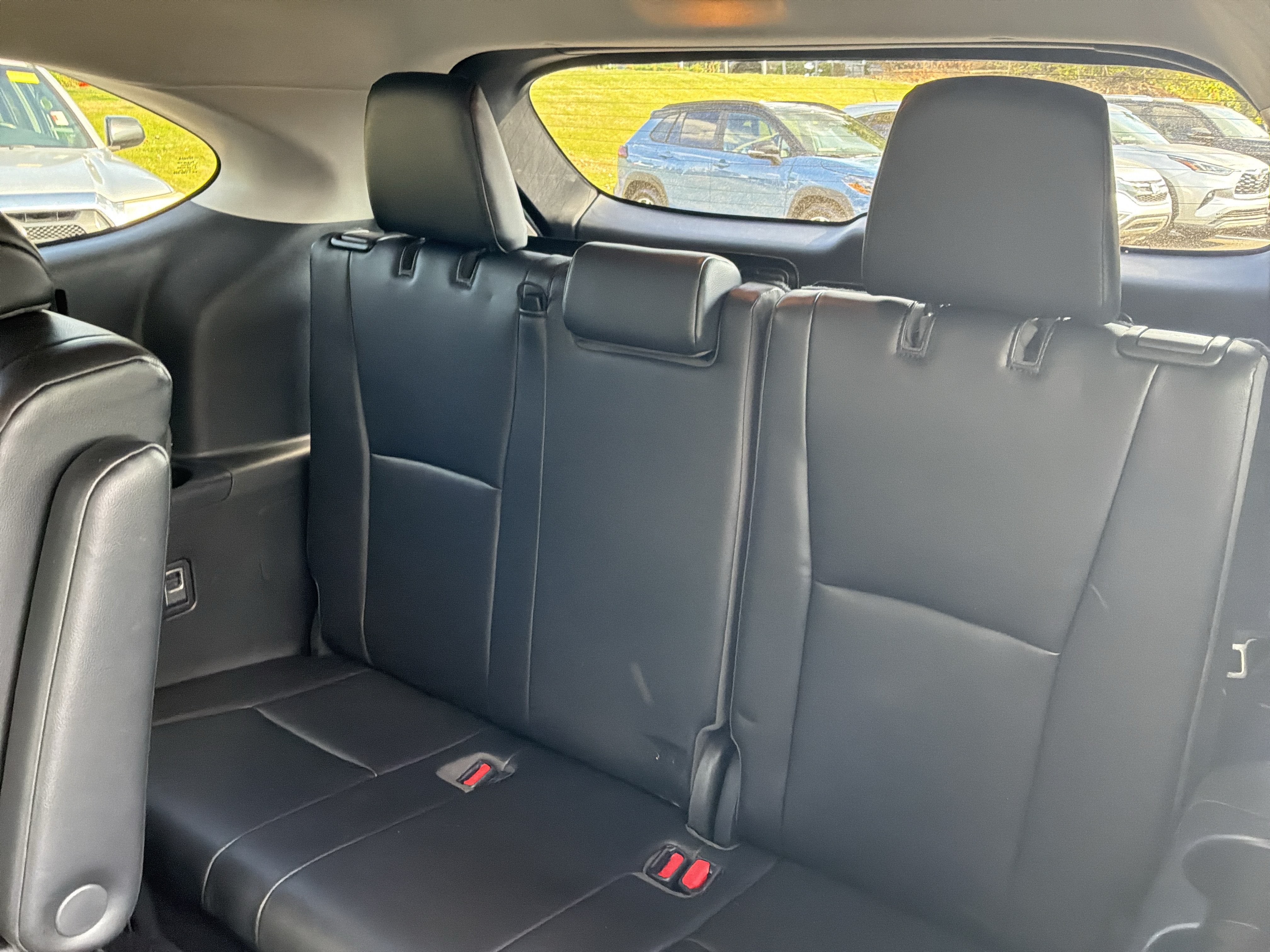 Used 2022 Toyota Highlander XLE FWD image 32