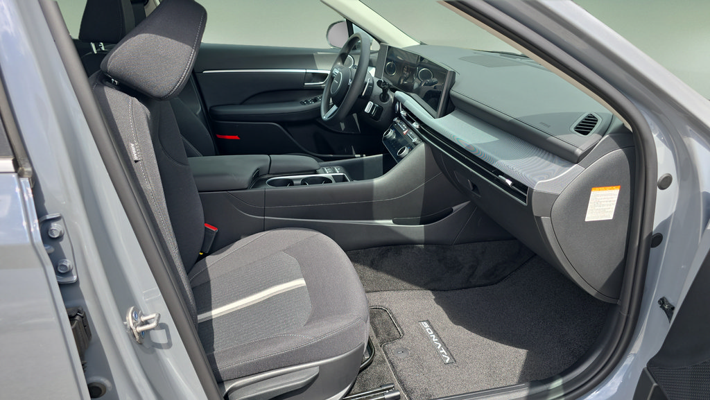 New 2026 Hyundai Sonata Blue FWD image 13