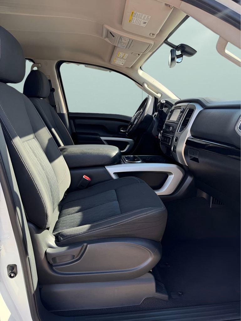 Used 2018 Nissan Titan SV w/ SV Convenience Package RWD image 14