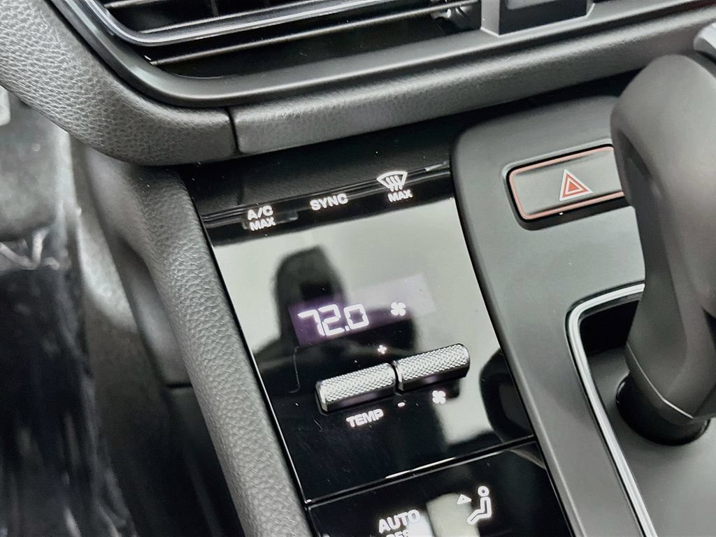 Certified 2026 Porsche Macan Turbo AWD/4WD image 18