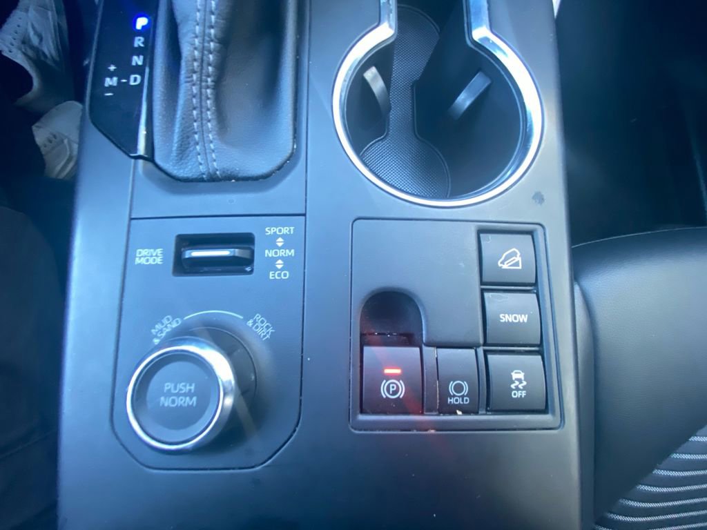 Used 2023 Toyota Highlander XSE AWD/4WD image 22
