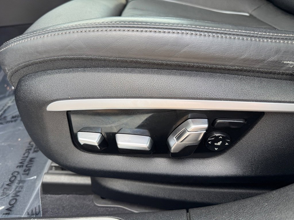 Used 2017 BMW 740i xDrive image 27