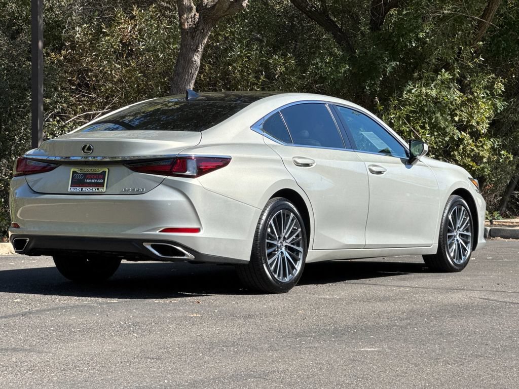 Used 2025 Lexus ES 350 w/ Premium Package FWD image 5