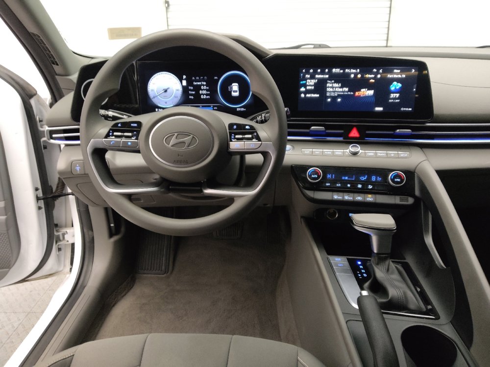 Used 2024 Hyundai Elantra SEL image 22