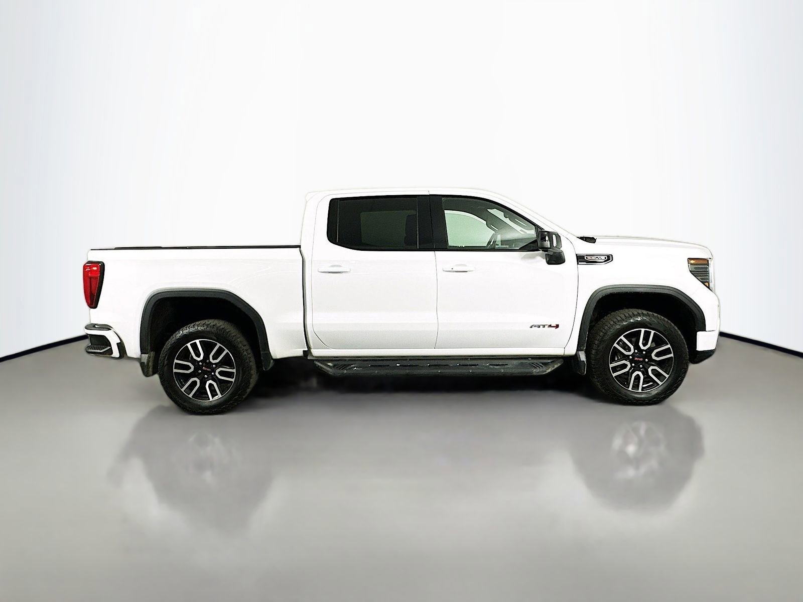 Used 2022 GMC Sierra 1500 AT4 w/ AT4 Preferred Package AWD/4WD image 12