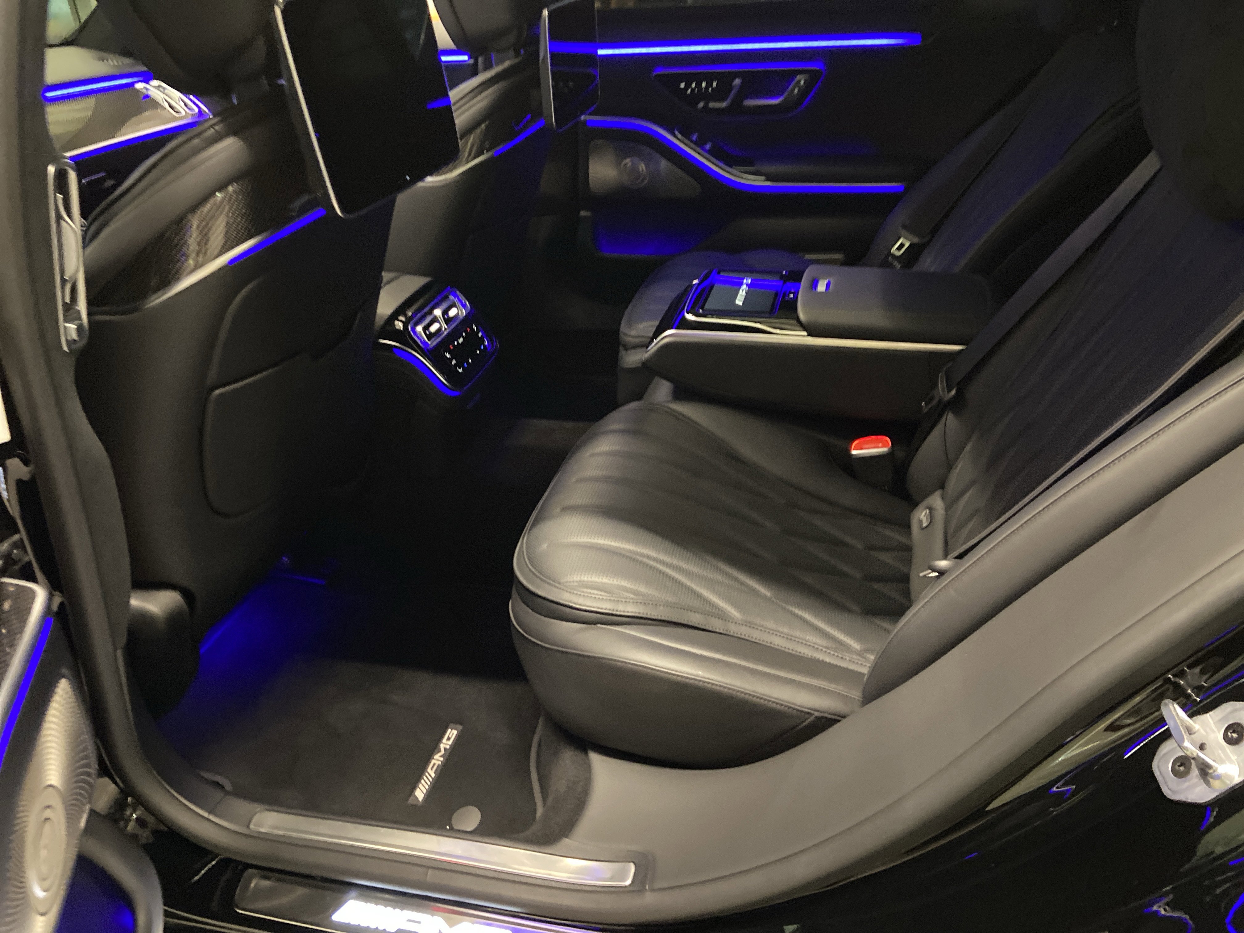 Certified 2024 Mercedes-Benz S 63 AMG S w/ Carbon Fiber Exterior Package image 36