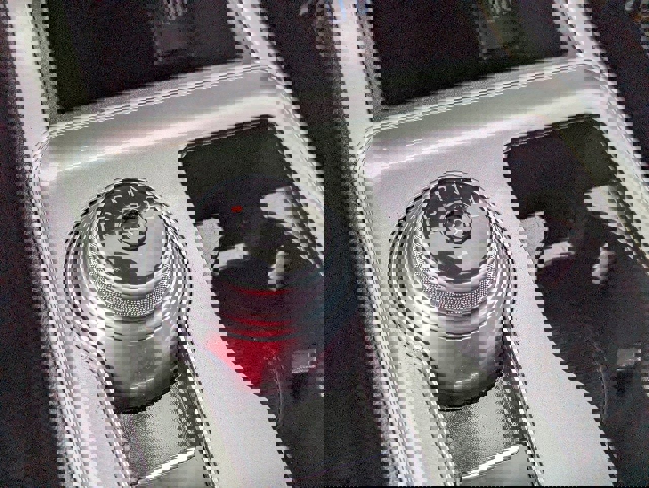 Used 2024 Ford Edge SEL image 23