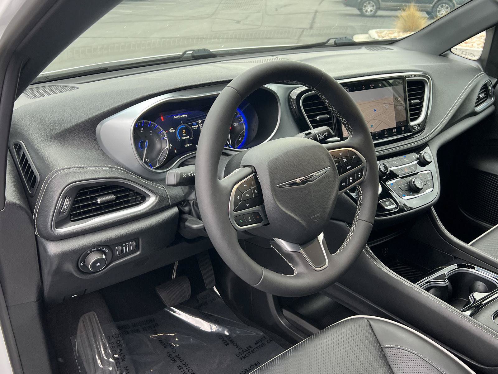 Used 2026 Chrysler Pacifica Limited AWD/4WD image 29