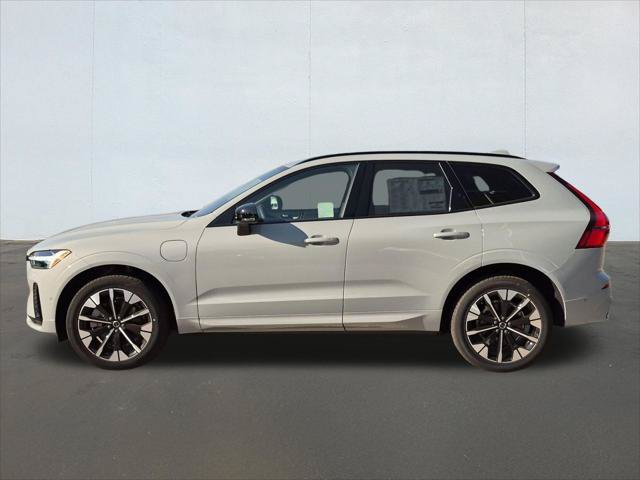 New 2026 Volvo XC60 T8 Plus w/ Climate Package PRO AWD/4WD image 3