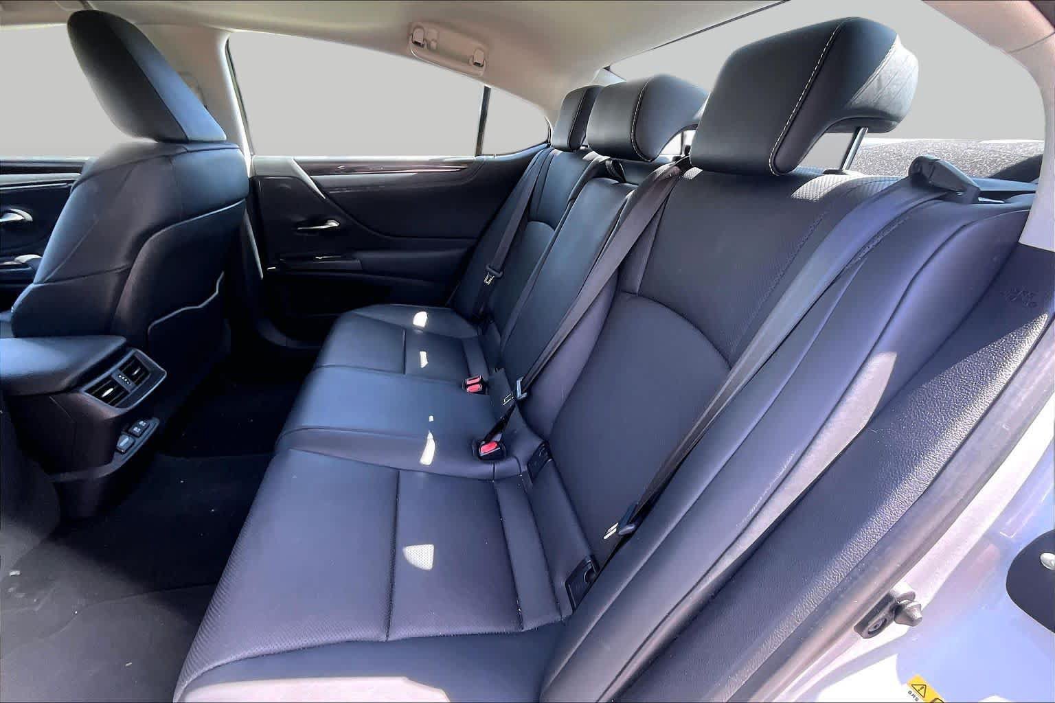 Used 2019 Lexus ES 350 w/ Premium Package FWD image 21