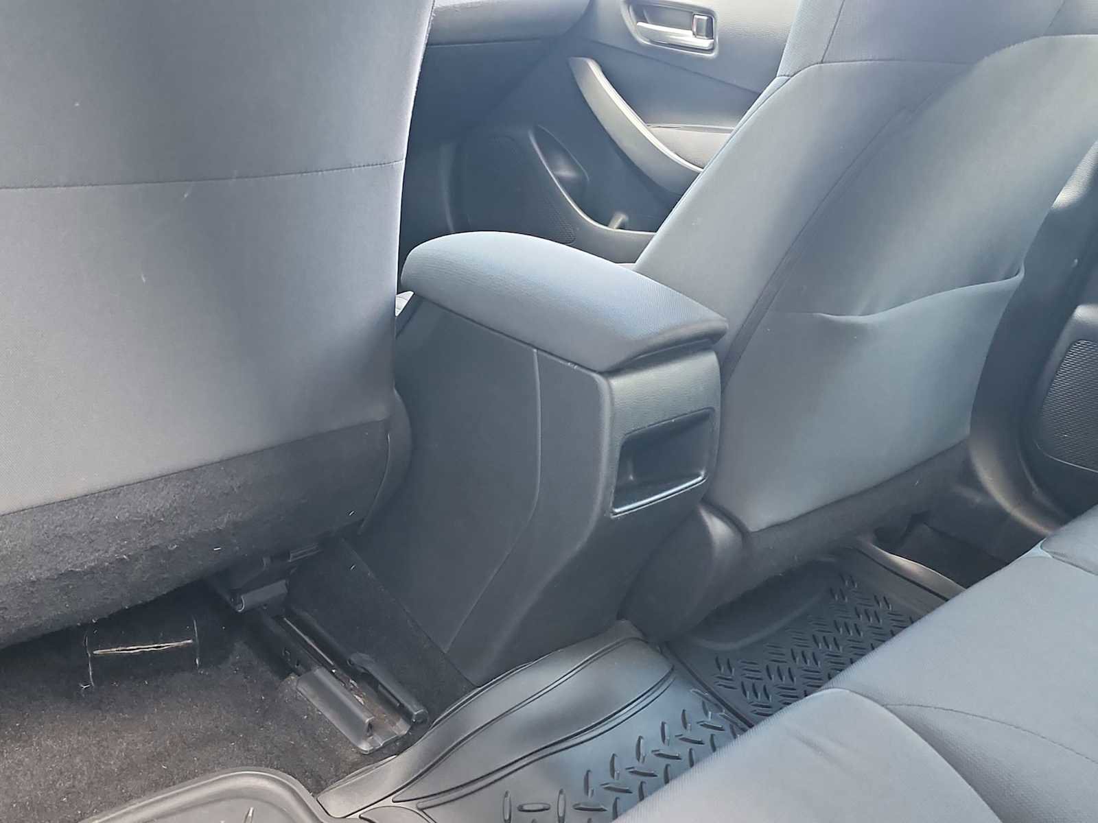 Used 2020 Toyota Corolla LE image 21