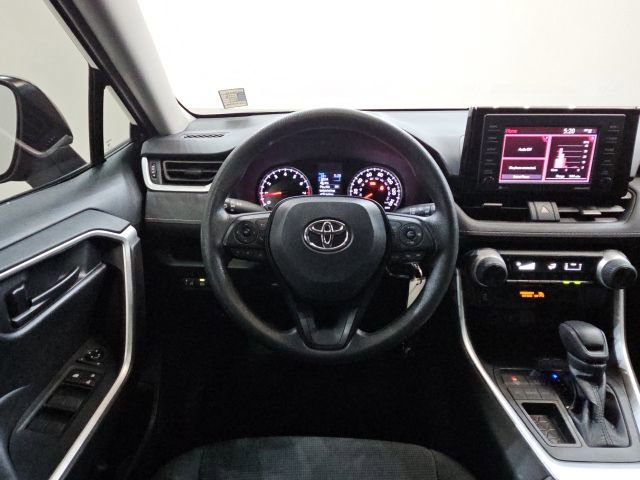 Used 2022 Toyota RAV4 LE image 22
