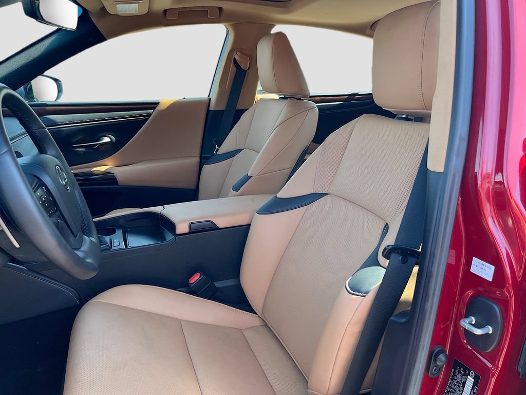 Used 2025 Lexus ES 300h w/ Premium Package FWD image 20