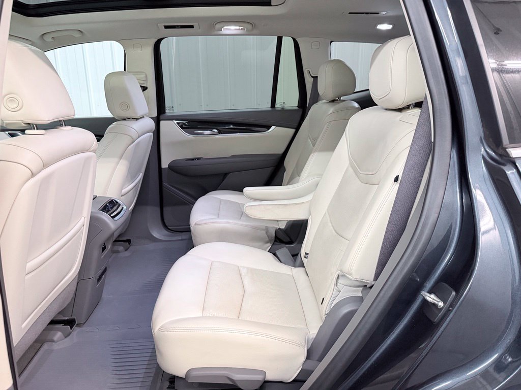 Used 2020 Cadillac XT6 Premium Luxury FWD image 40