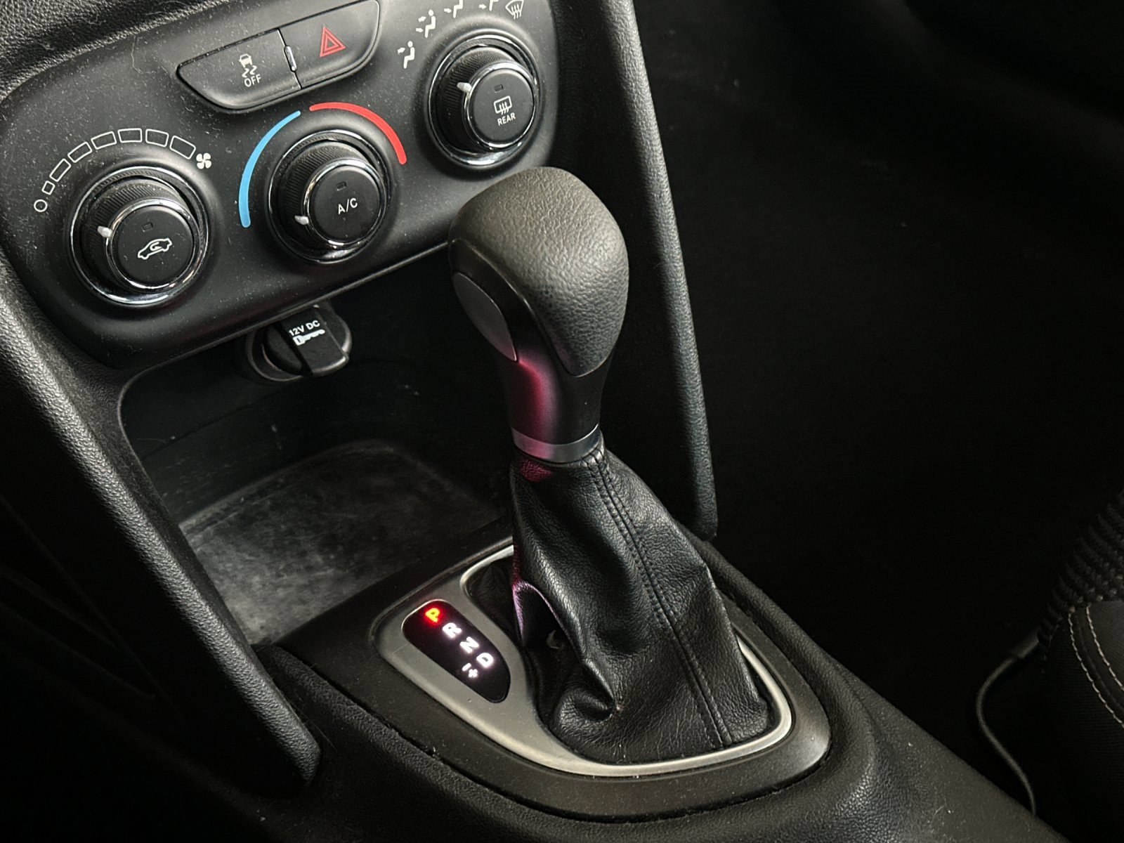 Used 2015 Dodge Dart SXT image 17