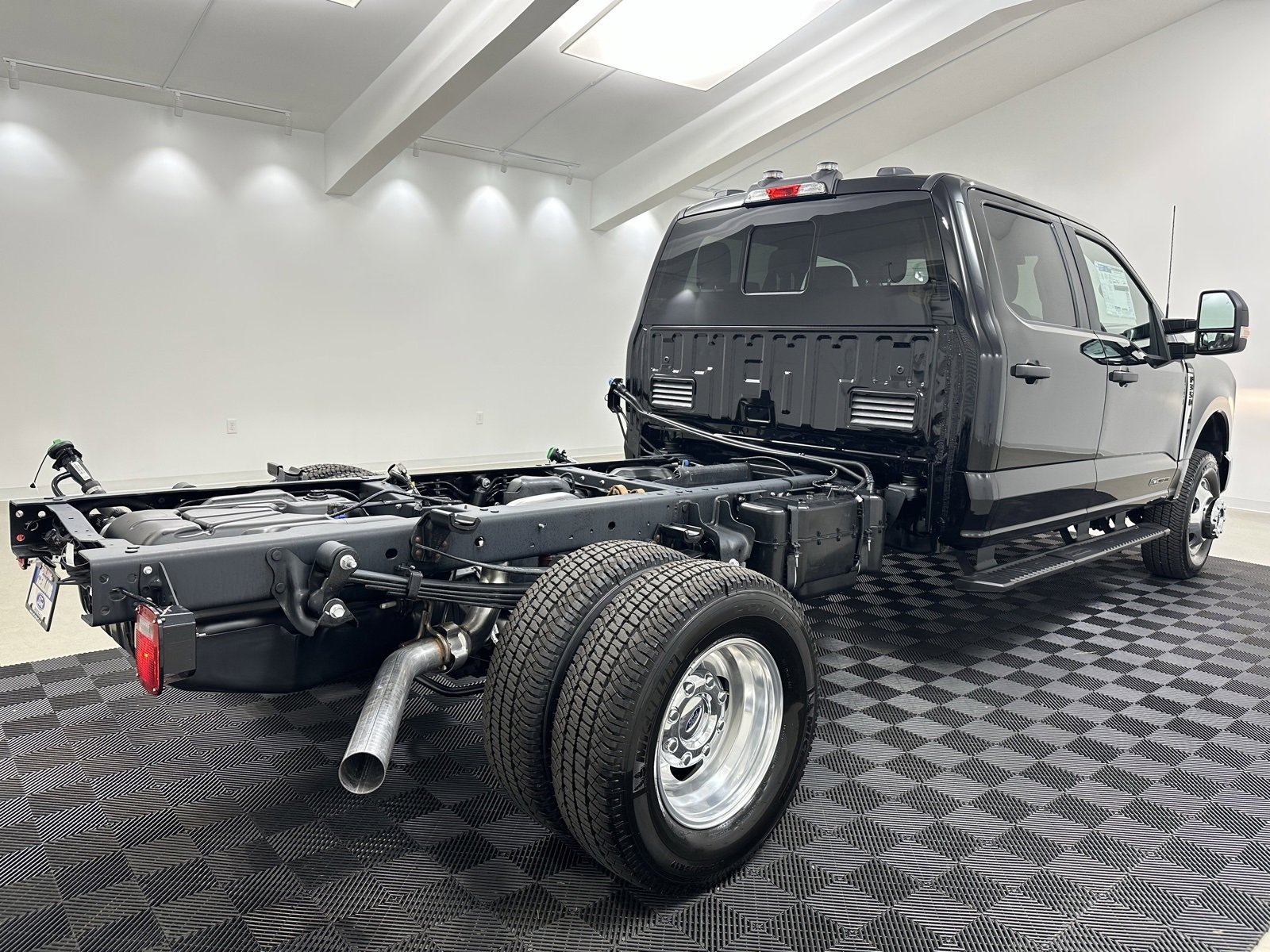 New 2025 Ford F350 XL w/ XL Chrome Package image 7