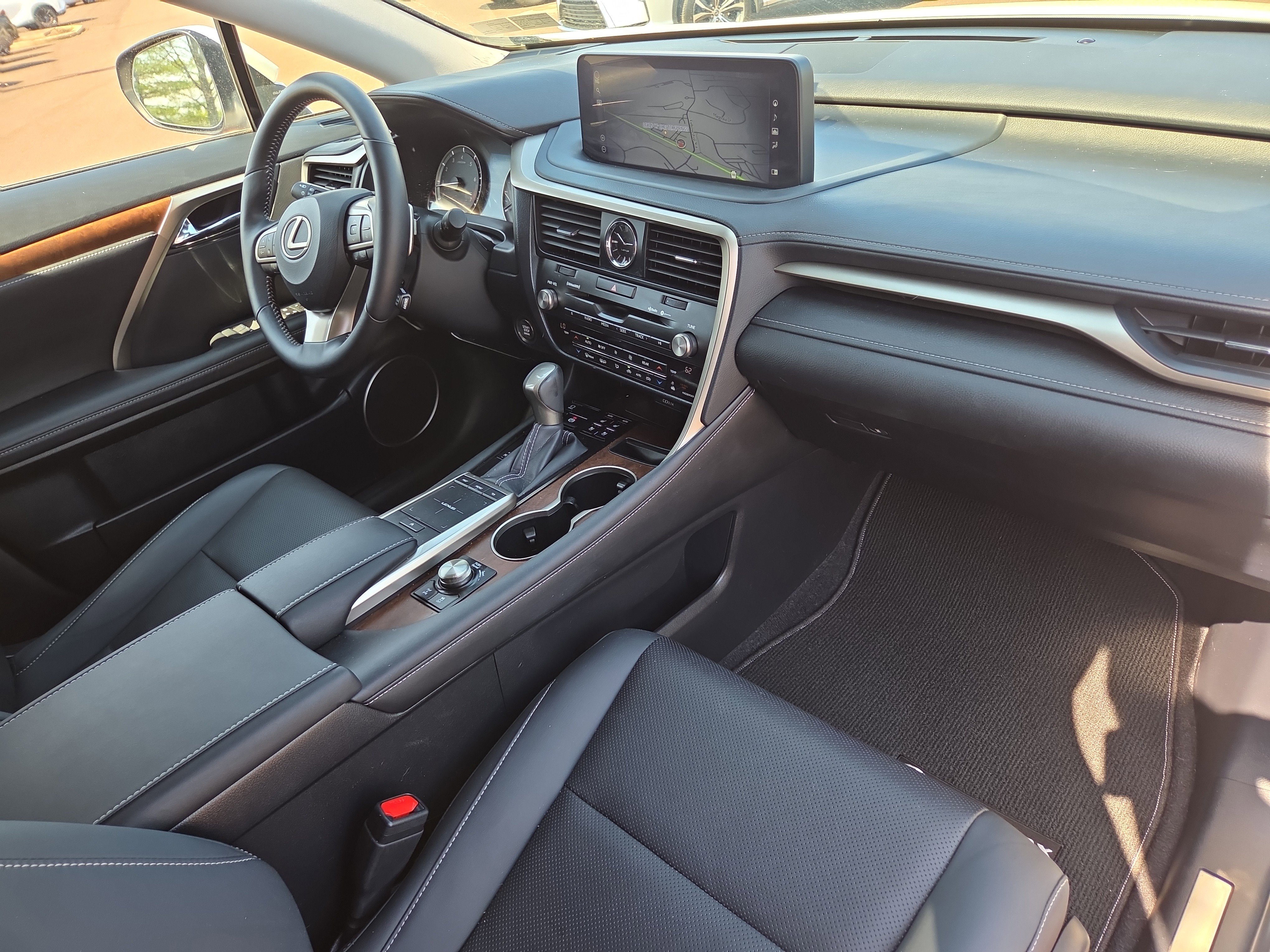 Certified 2022 Lexus RX 350L Premium w/ Premium Package image 18