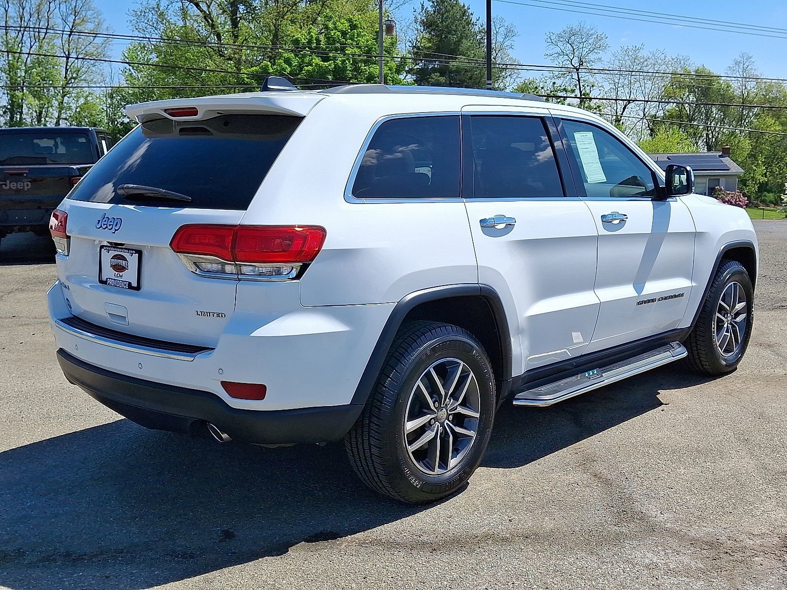 Used 2018 Jeep Grand Cherokee Limited AWD/4WD image 7
